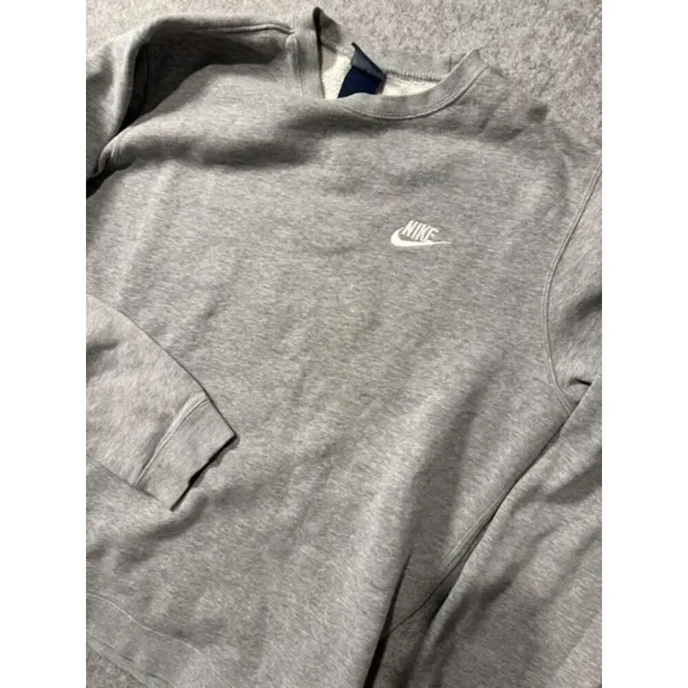 Nike Club Fleece Crewneck Sweatshirt Men's M Gray Pullover Athletic Casual